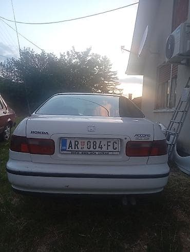 najam putničkih kombi vozila: Honda Accord 20 TDI . 1996 godiste. Vlasnik. Farban ceo,uradjeni — 1
