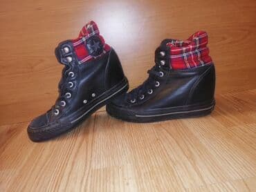 crna subara: Ankle boots, 40 — 1