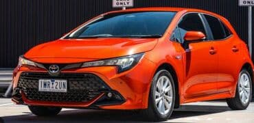 corsa c: Limuzina Toyota Corolla Hatchback je model koji kombinuje moderan — 1