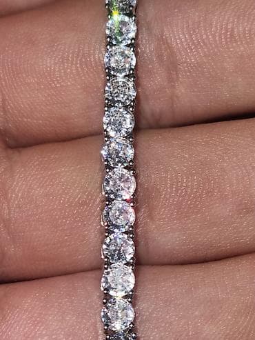 pandora narukvice: Prodajem prelepu tenis narukvicu dužine 17.78 cm, sa kamenjem debljine — 1