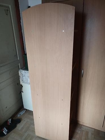 Ugaone garniture: Drvena polica/regał za izlaganje sa centralnom aluminijumskom šipkom — 6