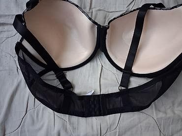 cupshe haljine: Crni ženski grudnjak sa čipkom i formiranim korpama. - Model sa žicom — 2