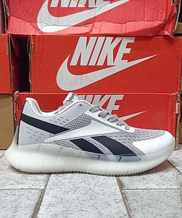 patike reebok: Reebok

36 do 46

3.300 din — 2