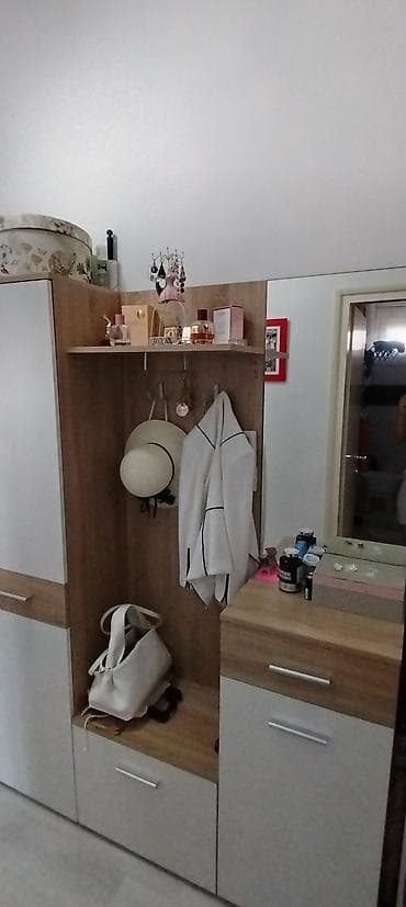 fioku: Predsoblje sa ogledalom,v185 š145 d35cm, ima više odeljaka za obuću — 5