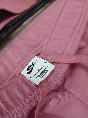 Gornji i donji deo: Duks + donji deo trenerke, komplet - Brend: Nike (etikete vidljive na — 3