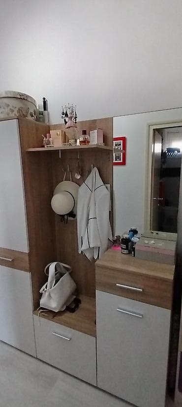 fioku: Predsoblje sa ogledalom,v185 š145 d35cm, ima više odeljaka za obuću — 4