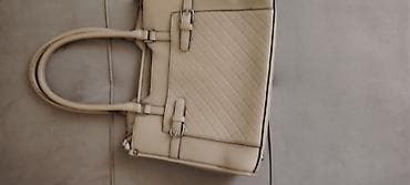 zenska poslovna torba: Bež ženska torba za rame/ruku - Elegantna bež torba od eko kože sa — 1