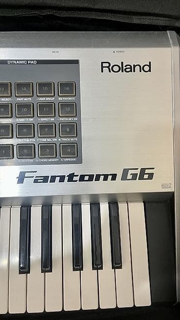 Roland Fantom G6 512mb poznati set sredjeno sve klavijatura kojoj ne