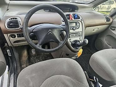 citroen xsara prodaja: DELOVI ZA CITROEN XSARA PICASSO 2.0HDI | 2.0 HDI KOMPLETAN U — 3