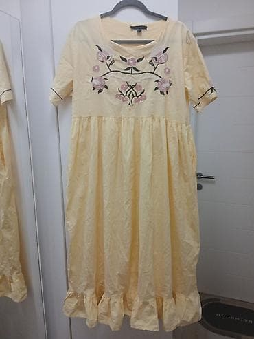 Duga žuta letnja haljina sa vezom - Boja: svetložuta - Kroj: širok