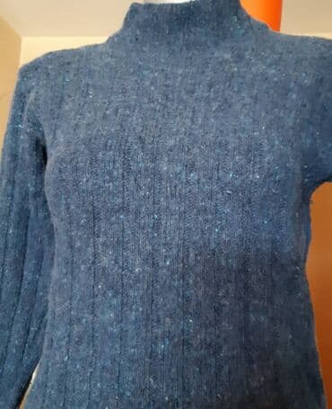 Kućna odeća: Pletena ženska rolka od vune, tamnoplave melirane boje. Ravan kroj sa — 2