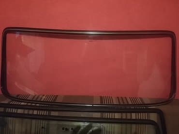 Auto delovi: Prednje vetrobransko staklo (šoferka) Lada 2107 Riva,2101. Polovne — 6