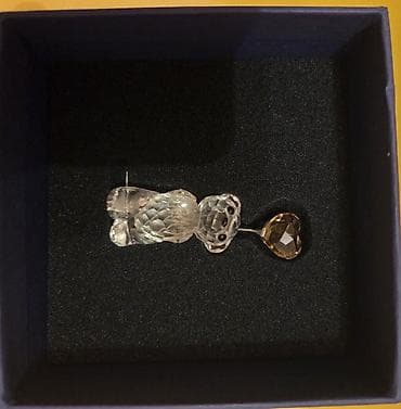 staklene vitrine ikea: Swarovski figurica – meda sa srcem - Originalna Swarovski kristalna — 5