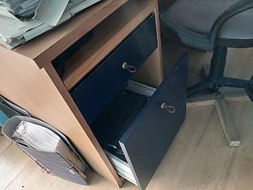 klubski sto: Radni sto / računaraski sto sa više odeljaka - Prostrana radna ploča — 1