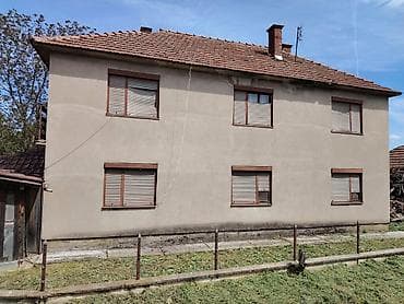 jeftine kuce gornji milanovac: Porodična kuća 1/1 u Starom selu, na glavnom putu. Stambena površina — 8