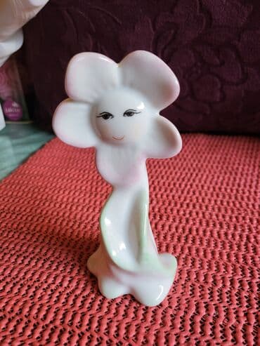 drvene macke figure: Figura nova cvet porcelanska iz 70ih. Figura cvet. mereni — 1