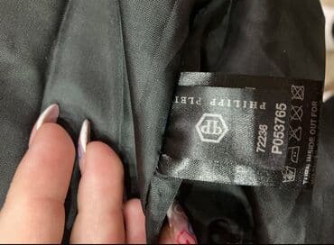 muske tange kupaci: Muška štepana Philipp Plein jakna u crnoj boji sa rebrastom ranflom na — 5
