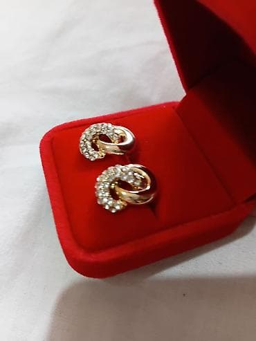 Elegantne ženske minđuše – zlatni ton sa kristalima - Dizajn — 4