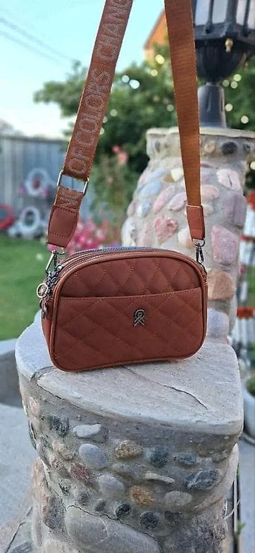 liu jo torba fashion and friends: Ženska kvalitetna torbica,prošiveni dizajn. Kompaktna,elipsasta forma — 1
