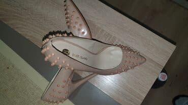 jednodelne pidzame h m: Pumps, 39 — 3