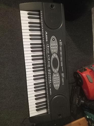 oglasi za bicikle: Alesis MIDI klavijatura/aranžer sa ugrađenim zvučnicima - 61 pune — 5