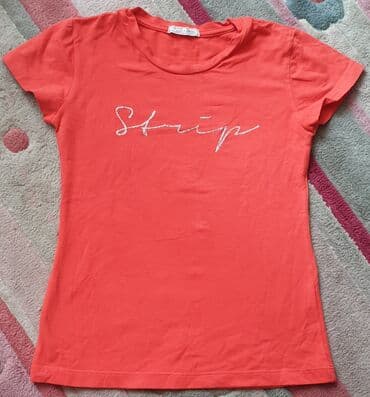 h m bebe decaci: STRIP by BEBA KIDS crvena majica za devojcice sa srebrnim pisanim — 1