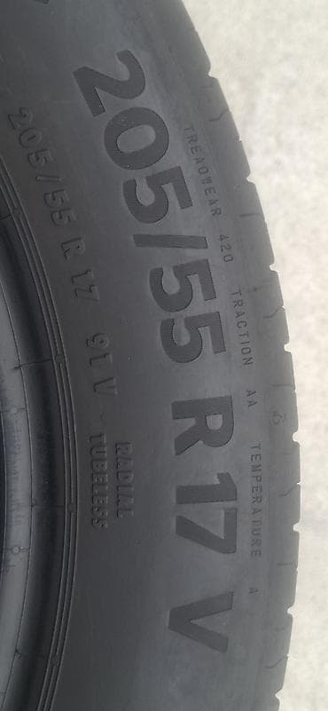 goodyear gume: 205 55 R16 Continetal. Prodajem 2kom polovne letnje auto gume — 4