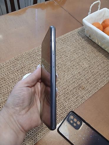 automat za vodu: Samsung Galaxy A52s 5G – crni - Ekran: 6.5" Super AMOLED, 120 Hz — 4