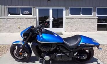 amortizeri za apn 4: Suzuki motokl marke Boulevard M109R. Model u plavoj boji sa crnim — 4