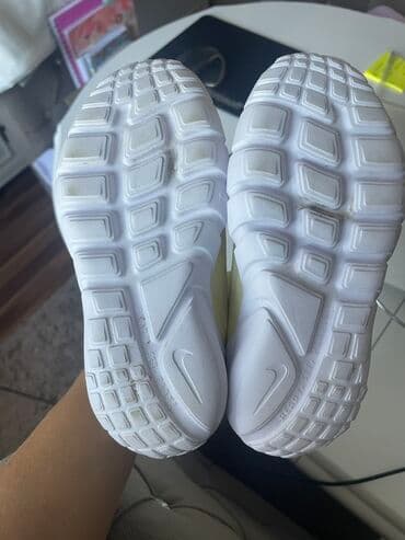tin patike: Nike flex patike br 30 (18,5 cm)

Obuvene jednom na kratko kao nove — 5