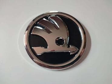gume kramponke 13: PREDNJI ZNAK 90MM ZA ŠKODA RAPID, FABIA, OCTAVIA . | Prednji znak — 1
