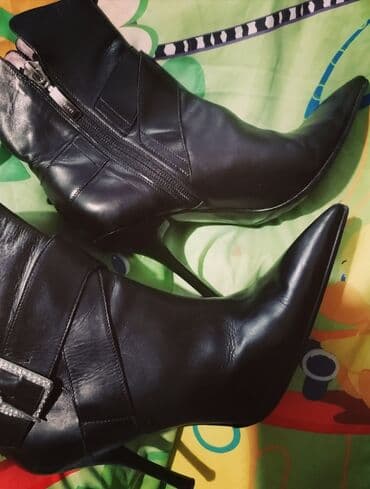 mokasine ženske kozne: Ankle boots, Cesare Paciotti, 36.5 — 11