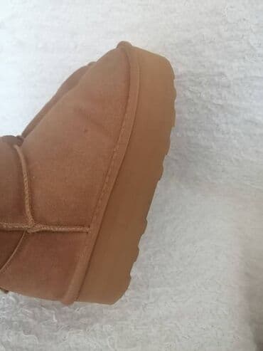 kozne cizme novi sad: Čizme, UGG, 39 — 4