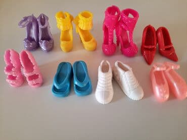 Prams & Strollers: 8 pari cipelica za lutke ili barbike.

Slanje poštom — 1