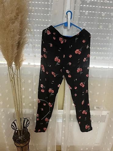 100 jezika volim te: Letnje cvetne pantalone, velicina XS/S,bez oštećenja! — 2