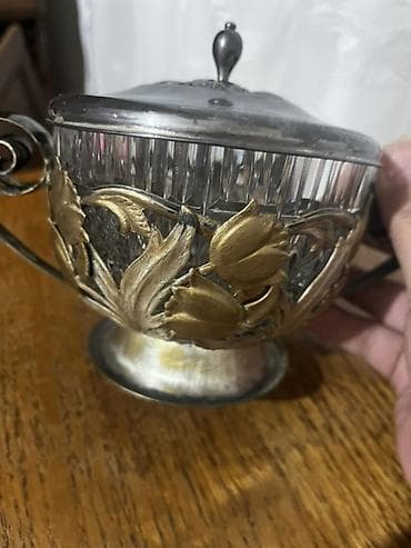 dolcezza solje za caj: Dekorativna posuda sa poklopcem – kristal i metal - Materijal — 4