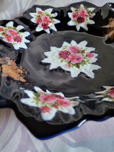 Činije: Cinija porelanska sa radom 70te. Cinija perfektna,boja — 8