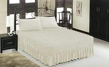 Prekrivač za bračni krevet sa volanima dekorativan. Prekrivac moderan