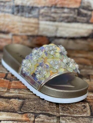 dsquared2 papuce: 36-40
1500din — 4