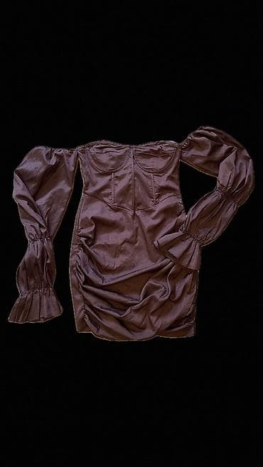 strke: PrettyLittleThing mini haljina, braon satenski sjaj - Model — 1