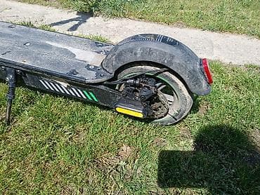 cena mikrofona: Acer ES Series 3 u kompletu za delove. Baterija je potpuno napunjena i — 4