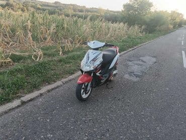 audi a4 cena: Yamaha skuter – sportski dizajn, dvotaktni mali gradski motocikl. - — 3