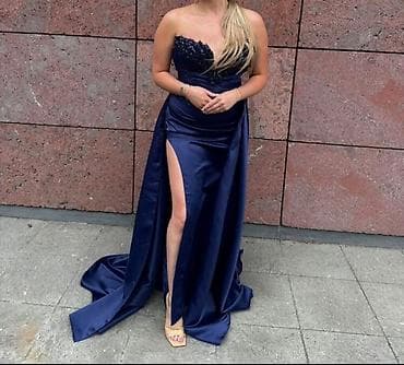 Maturska večernja haljina – tamnoplava - Model: duga, pripijena na lalafo.rs Maturska večernja haljina – tamnoplava - Model: duga, pripijena