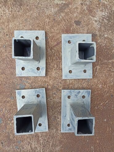 aluminijumske cevi cena: Četri metalne stopice za razne stubove, ploča debljine 10 mm x 100 mm — 1