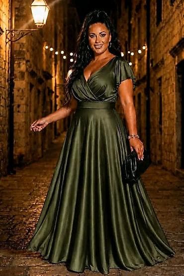 svilene bluze: Elegantna duga svečana haljina od satenskog sjajnog materijala — 1