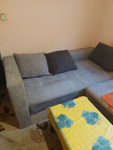 Furniture: Ugaona garnitura u svetlo sivoj boji, idealna za dnevne sobe ili — 3