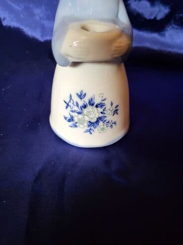 porcelanske solje za caj: Svecnjak nov,vintaz porcelanski. Visina. 13,5cm — 2