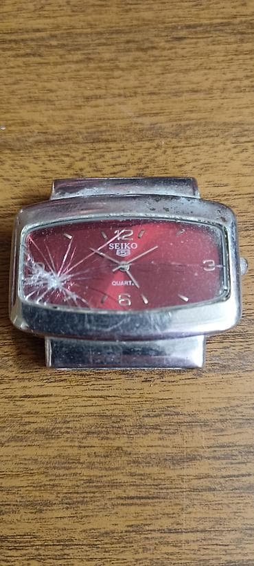 minđuše hirurški čelik: Seiko kvarcni ručni sat – pravougaono kućište i bordo brojčanik — 1