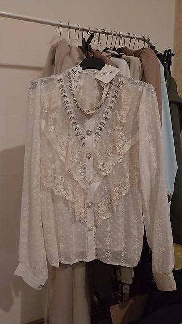 Monique ženska bluza u nežnoj boji šampanjca, za S do L – romantična