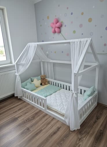 kreveti deciji: Drvena dečja krevetić–kućica - Model: krevet u obliku kućice sa — 1